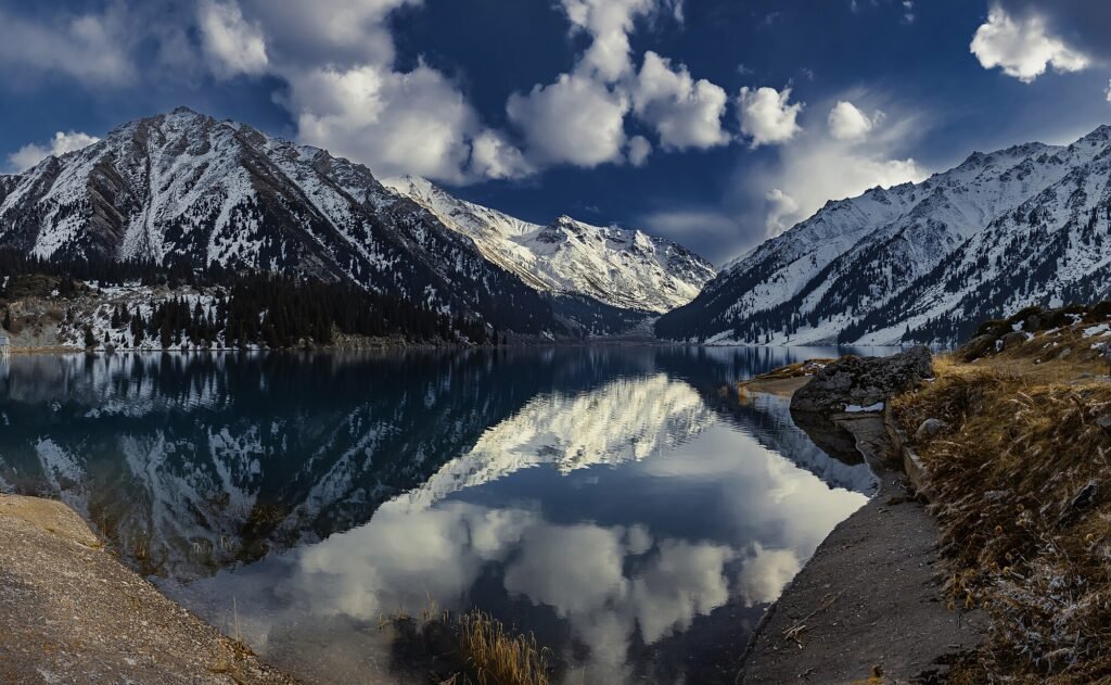 Big Almaty Lake (via Wikimedia Commons)